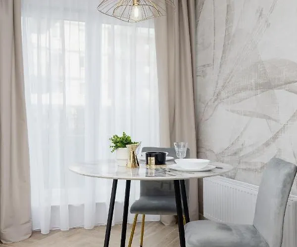 Elegant Szpakowa 10 With 2 Parking Spaces & Terrace By Renters Lägenhet *